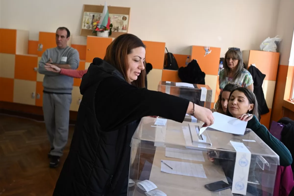 Bulgarii merg, din nou, la urne