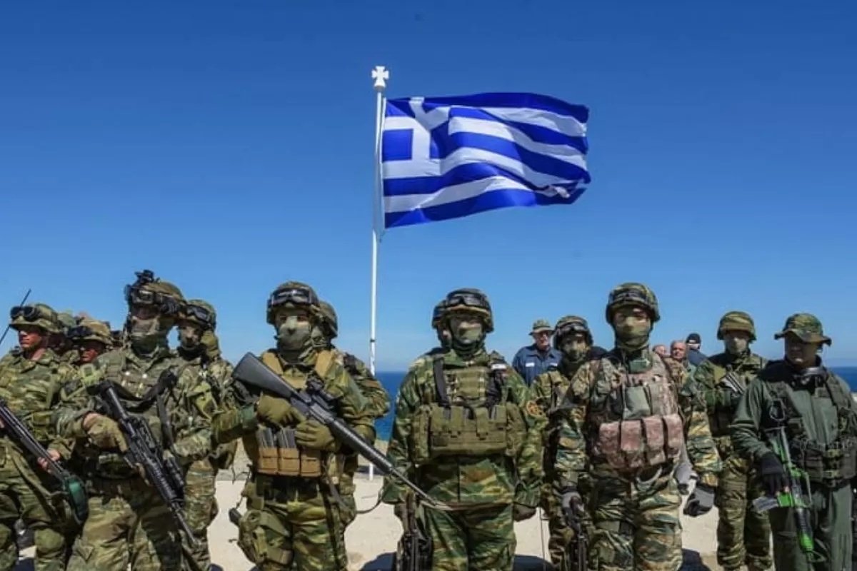 Pe fondul tensiunilor cu Turcia, Grecia anunţă că serviciul militar creşte de la 9 la 12 luni