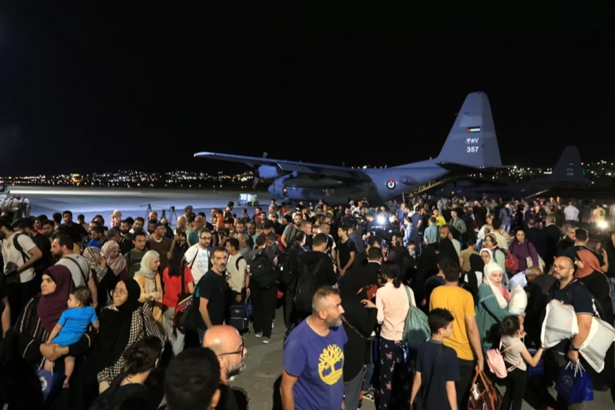 Nouă români au fost evacuaţi din Sudan