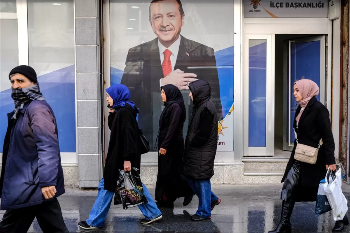 Peste o sută de oameni arestați în Turcia, sub acuzația de terorism