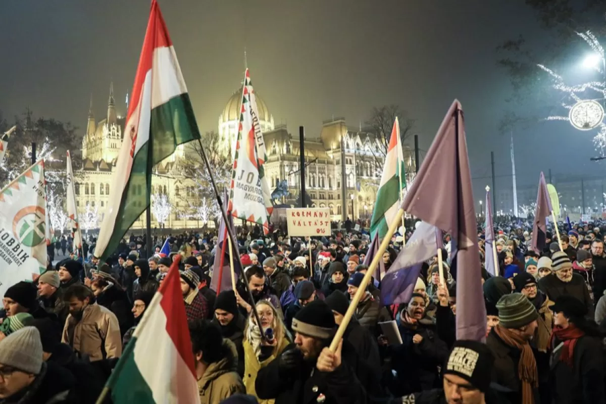 Manifestații la Budapesta împotriva unei legi care îngreunează munca profesorilor