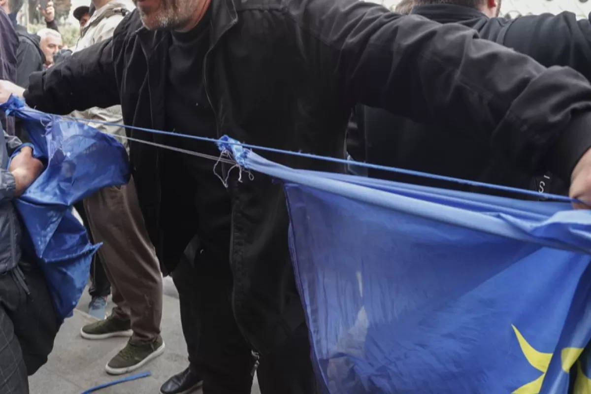 Rusia renunță la regimul de vize cu Georgia