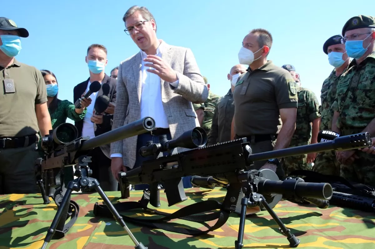 Sârbii au predat mii de arme de foc după masacrele de săptămâna trecută