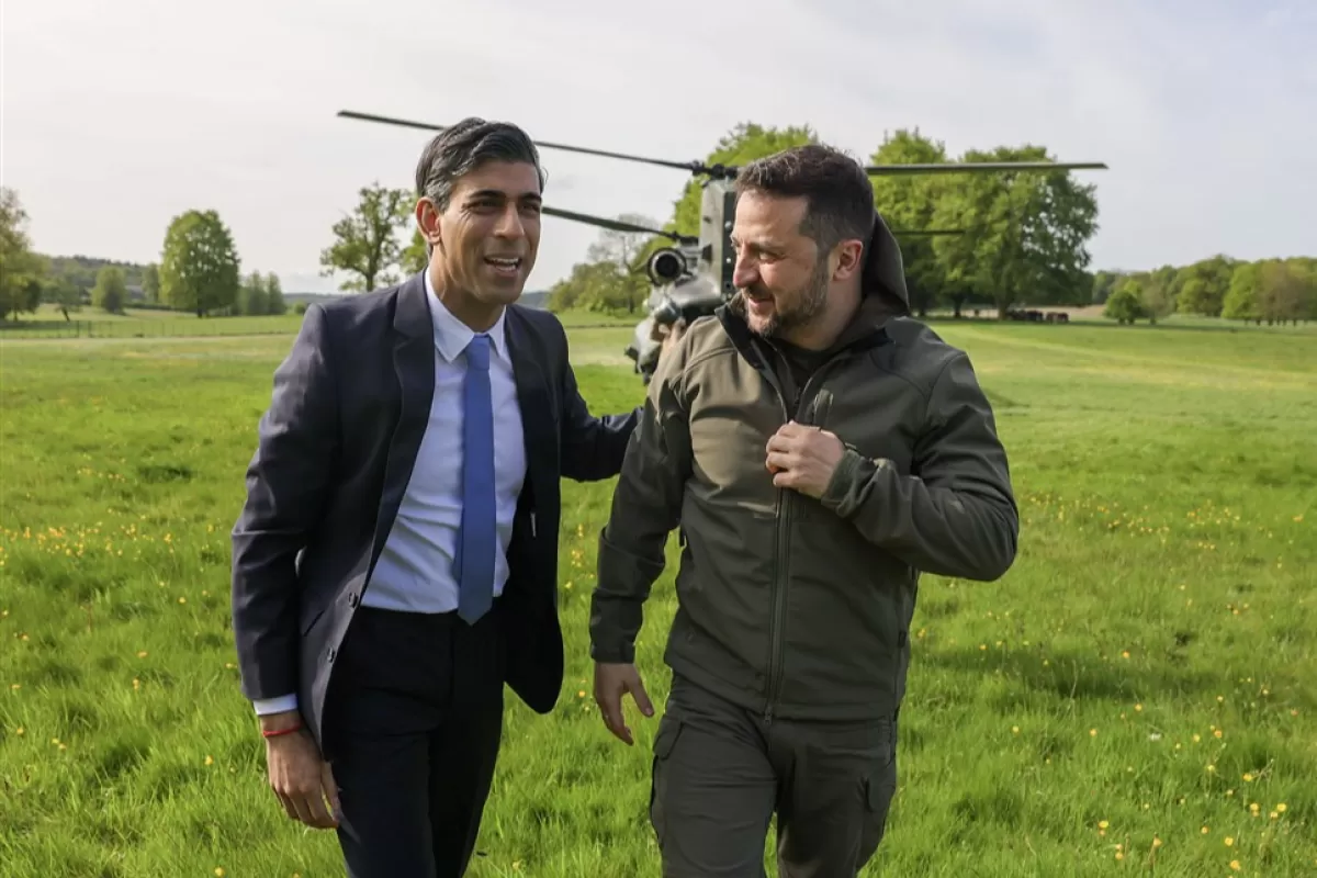 PROPAGANDĂ DE RĂZBOI: Războiul din Ucraina este în interesul lui Zelenski