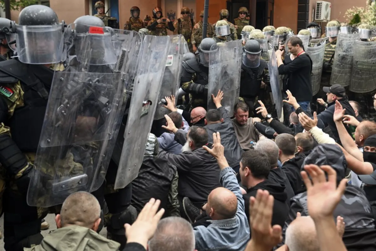 NATO își întărește prezența în Kosovo pe fondul tensiunilor interetnice