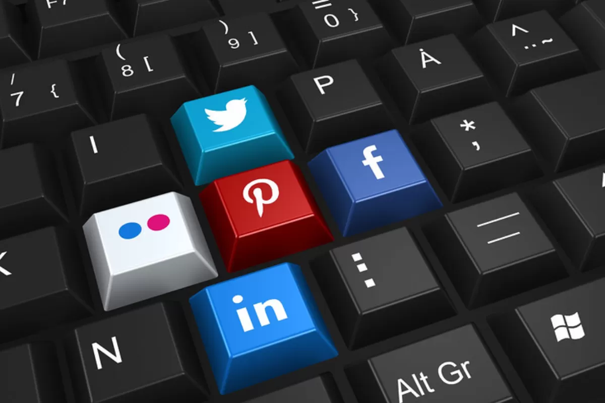 Guvernele conservatoare de la Budapesta şi Varşovia vor să combată ceea ce numesc cenzura pe Internet