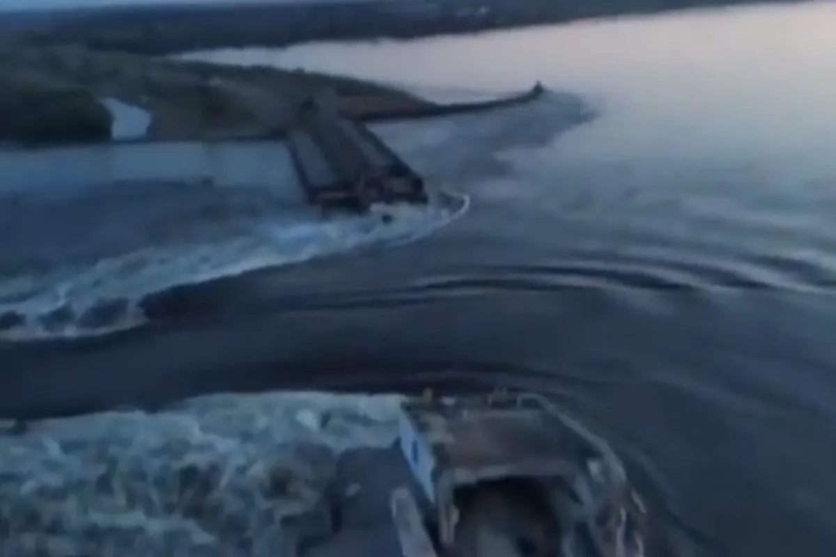 Ucraina numește Rusia ”stat terorist” după distrugerea unui baraj de acumulare de pe Nipru