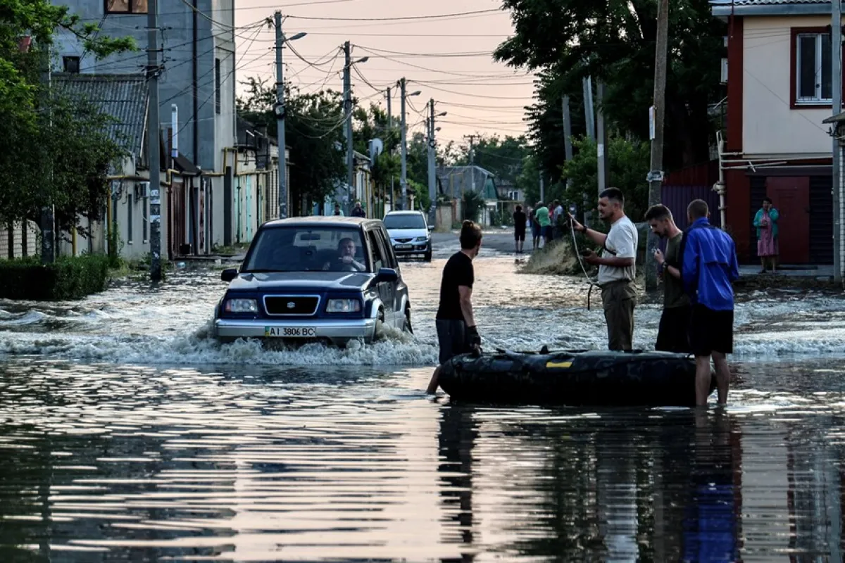 Ruşii instituie stare de urgenţă în zonele inundate din Herson pe care le controlează
