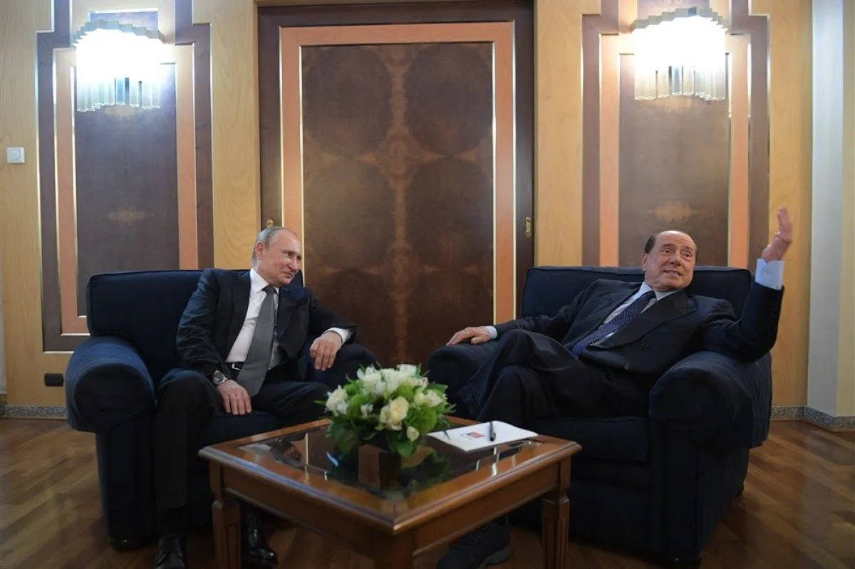 A murit fostul premier italian Silvio Berlusconi