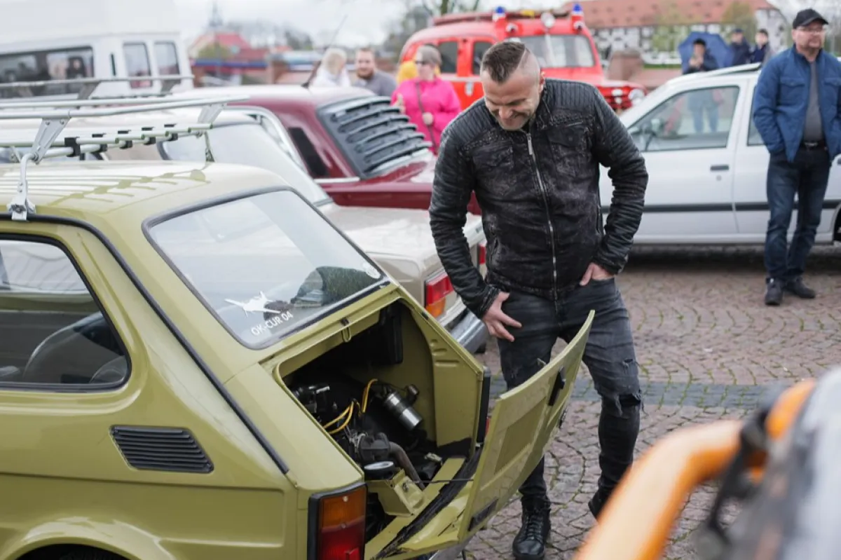 Polonia contestă în justiție decizia UE de a interzice mașinile cu combustibili fosili