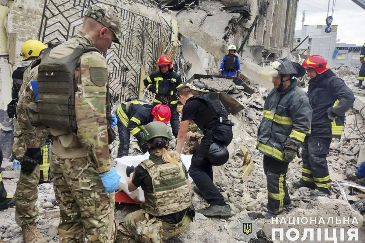 Suspect arestat în Ucraina pentru că ar fi ajutat la bombardarea pizzeriei din Kramatorsk