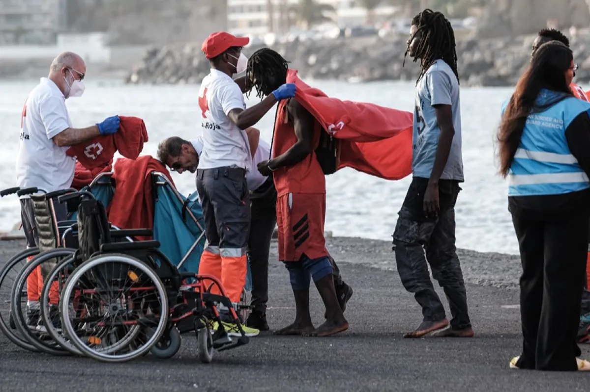 Zeci de migranţi au fost salvaţi lângă Arhipelagul Canarelor