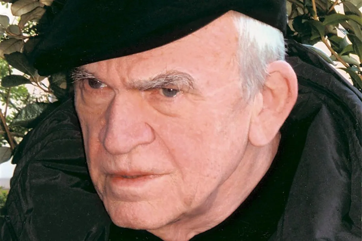 A murit scriitorul francez de origine cehă Milan Kundera, cotat drept unul dintre cei mai mari  din literatura mondială