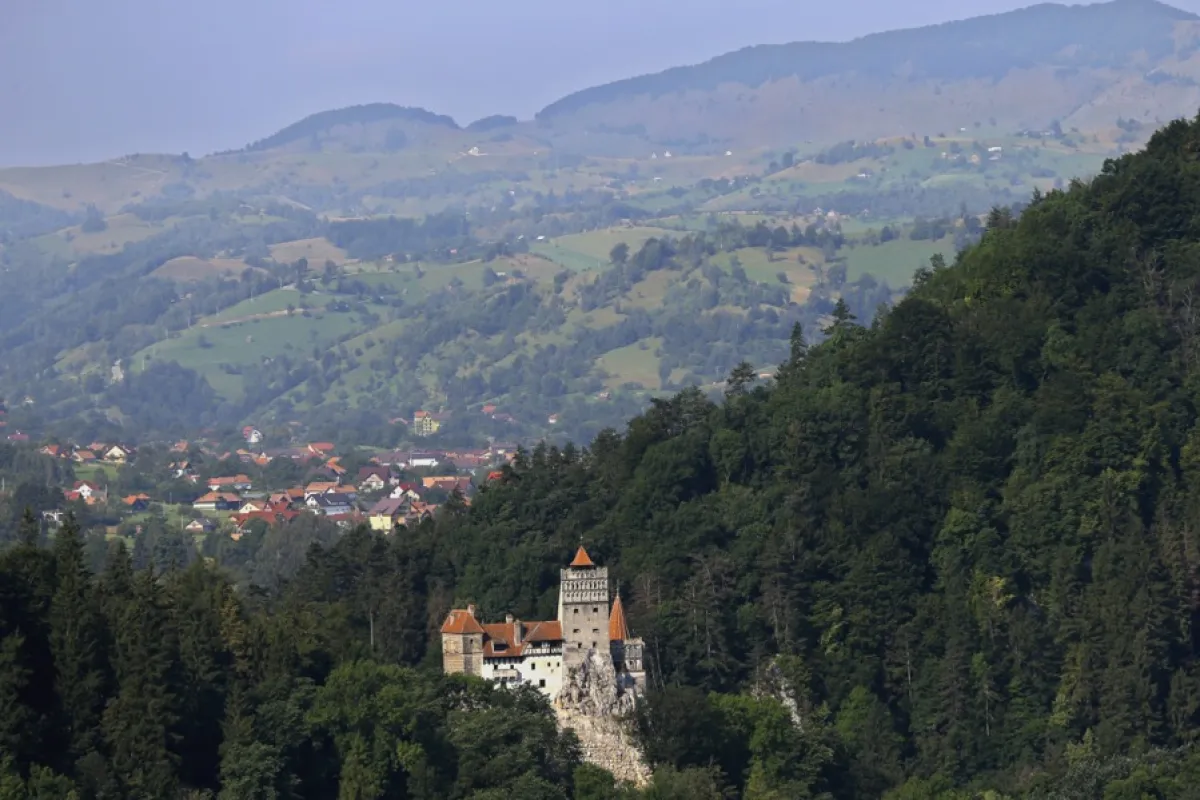 Aproape două treimi din români nu își permit o vacanță