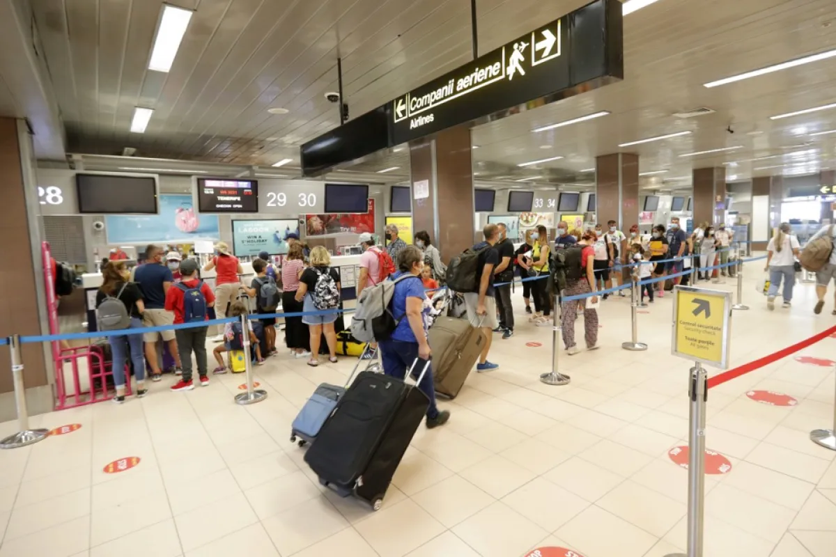 Aterizare forțată pe Otopeni în urma unei amenințări cu bombă