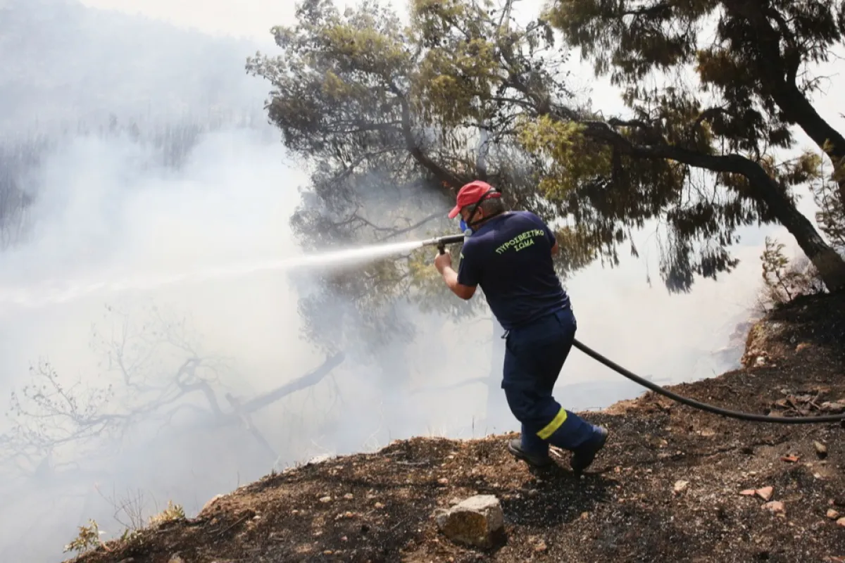 Încă 50 de pompieri români vor ajuta la stingerea incendiilor din Grecia