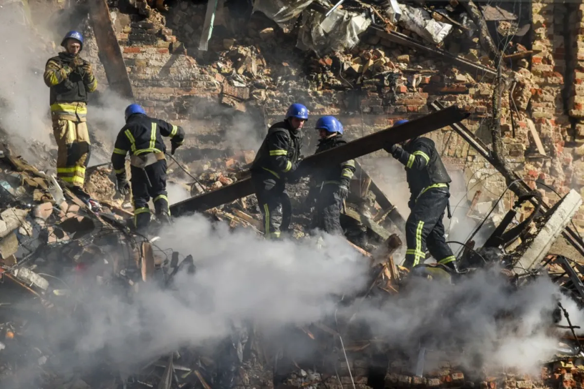 PROPAGANDĂ DE RĂZBOI: Rusia îi salvează pe ucraineni de la autodistrugere