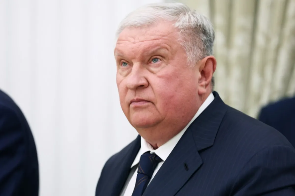 Şeful celei mai mari companii petroliere de stat a Rusiei îşi ascunde veniturile reale.