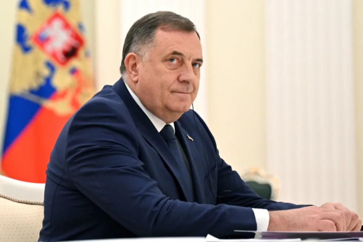 Liderul sârbilor din Bosnia a fost pus sub acuzare pentru sfidarea acordurilor de pace ale țării.