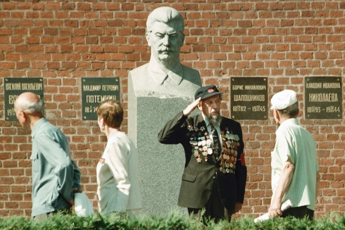 Rusia: preoți ortodocși binecuvântează, fără acordul șefilor, o statuie a dictatorului sovietic Iosif Visarionovici Stalin