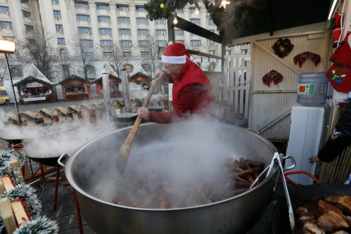 FAKE NEWS: Carnea, lactatele și mașinile personale, interzise în România