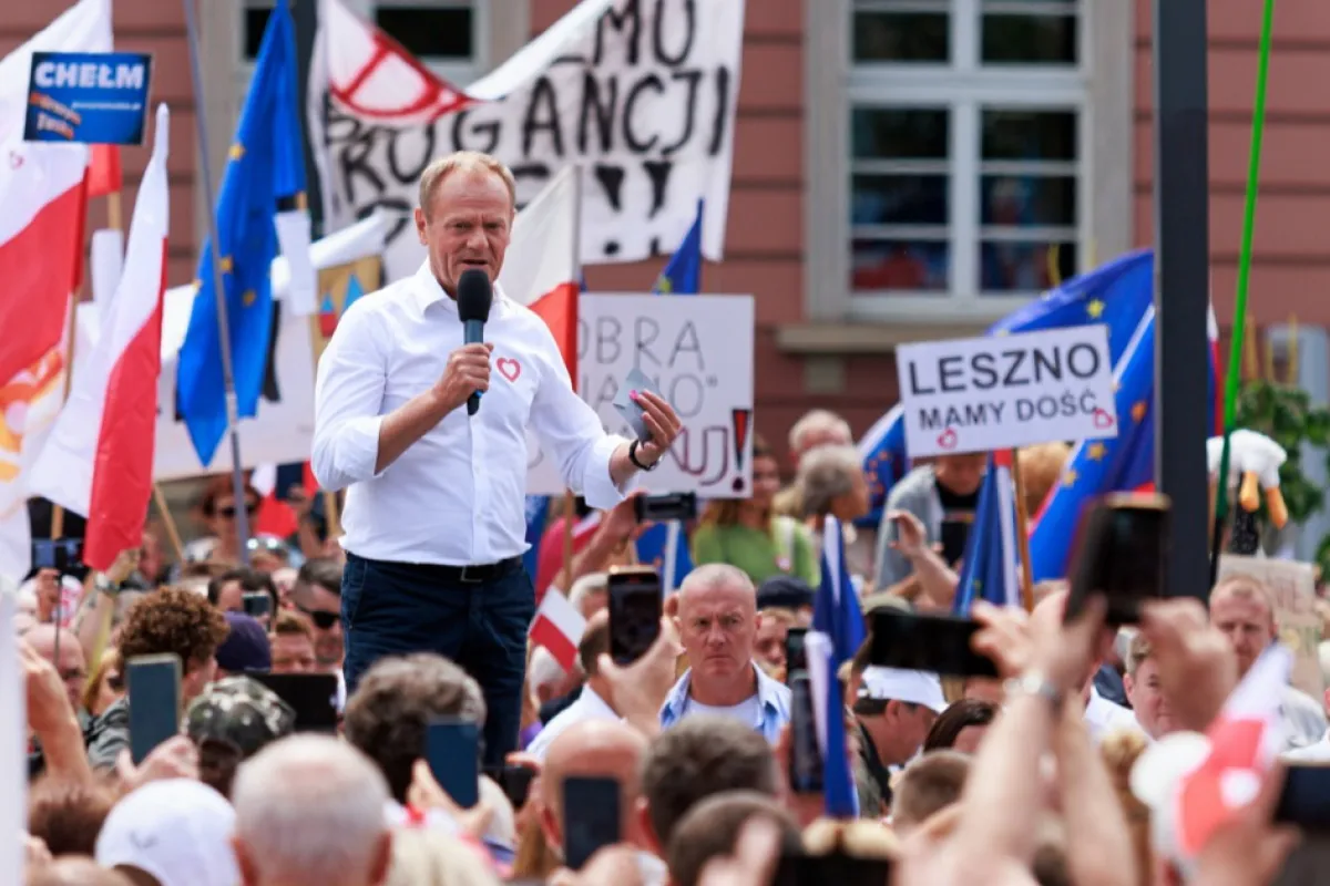 Opoziţia poloneză strânge rândurile înaintea alegerilor parlamentare din această lună