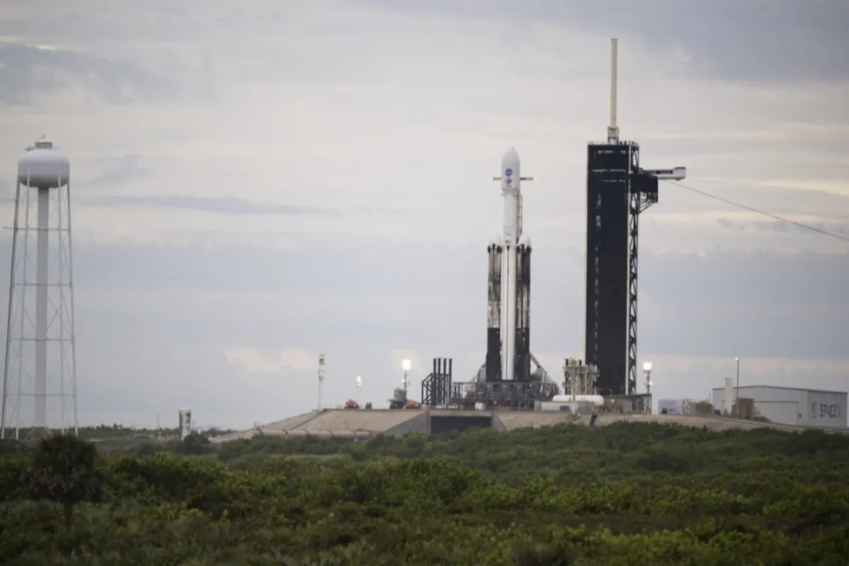 Un satelit românesc construit de cinci elevi va fi lansat, în noiembrie, de la baza Space X