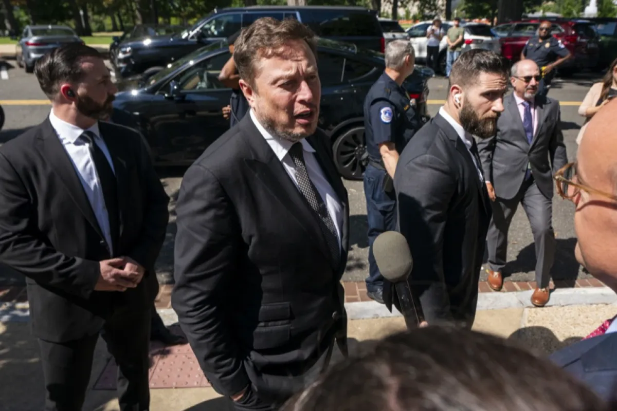 Platforma X a lui  Elon Musk a șters sute de conturi și mii de mesaje cu dezinformări legate de războiul israeliano-palestinian