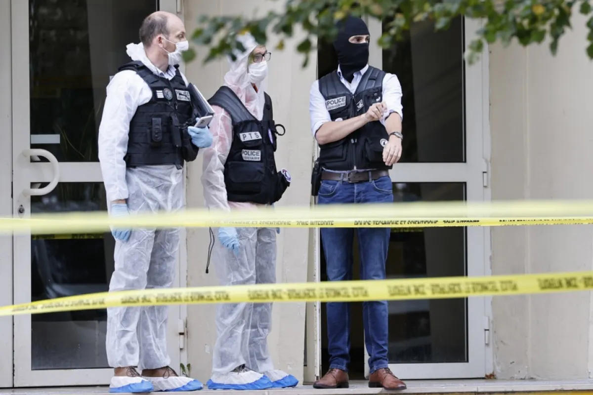 Franța este în alertă anti-teroristă maximă, în urma unui atac sângeros în nordul țării