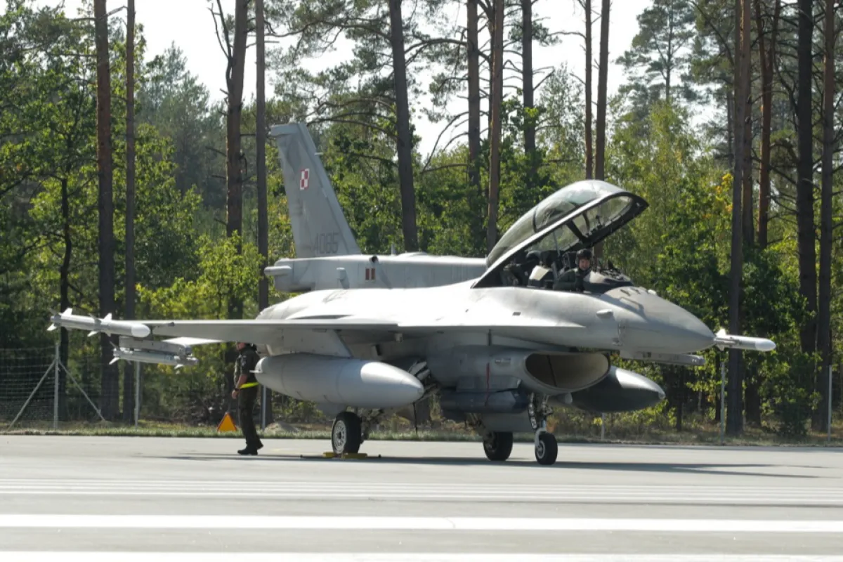 Primele avioane F-16 donate Ucrainei de Olanda vor ajunge în două săptămâni în România