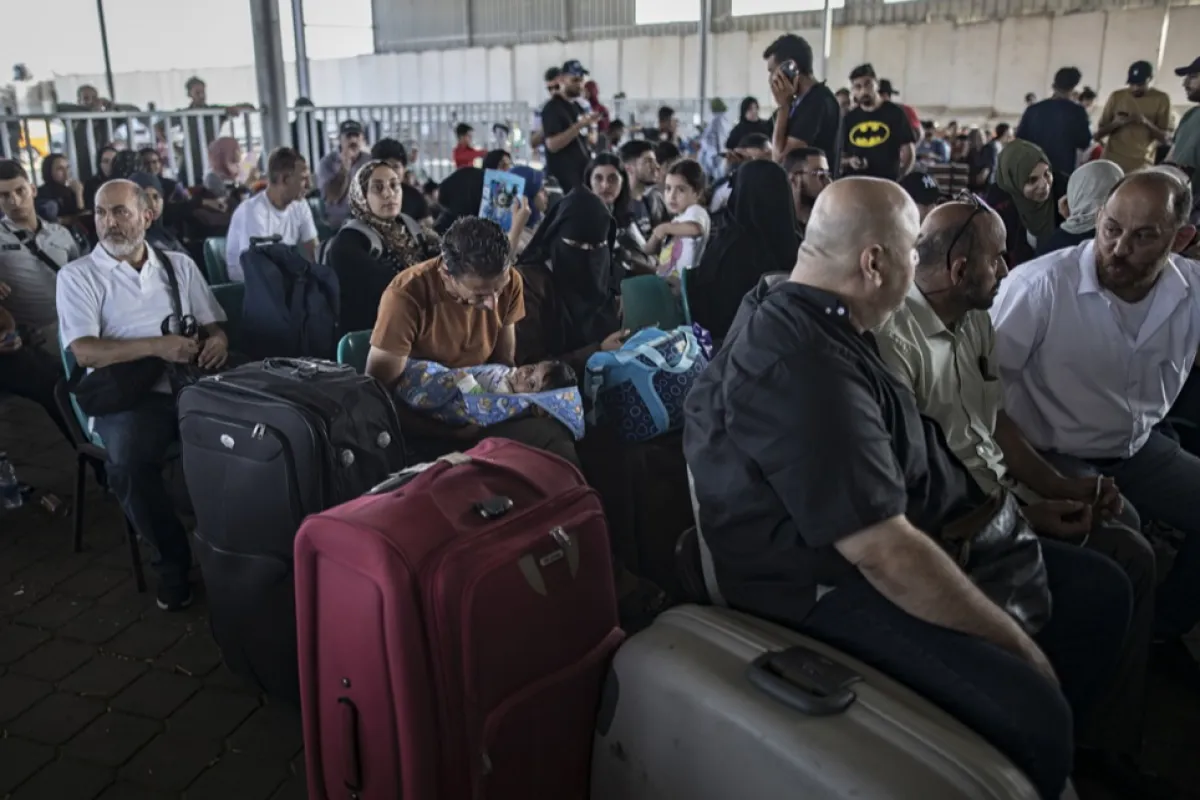 Primele evacuări din Gaza pentru răniți și străini