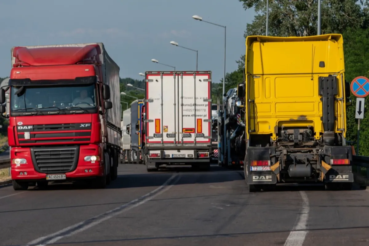Șoferii polonezi de camioane au blocat frontiera cu Ucraina