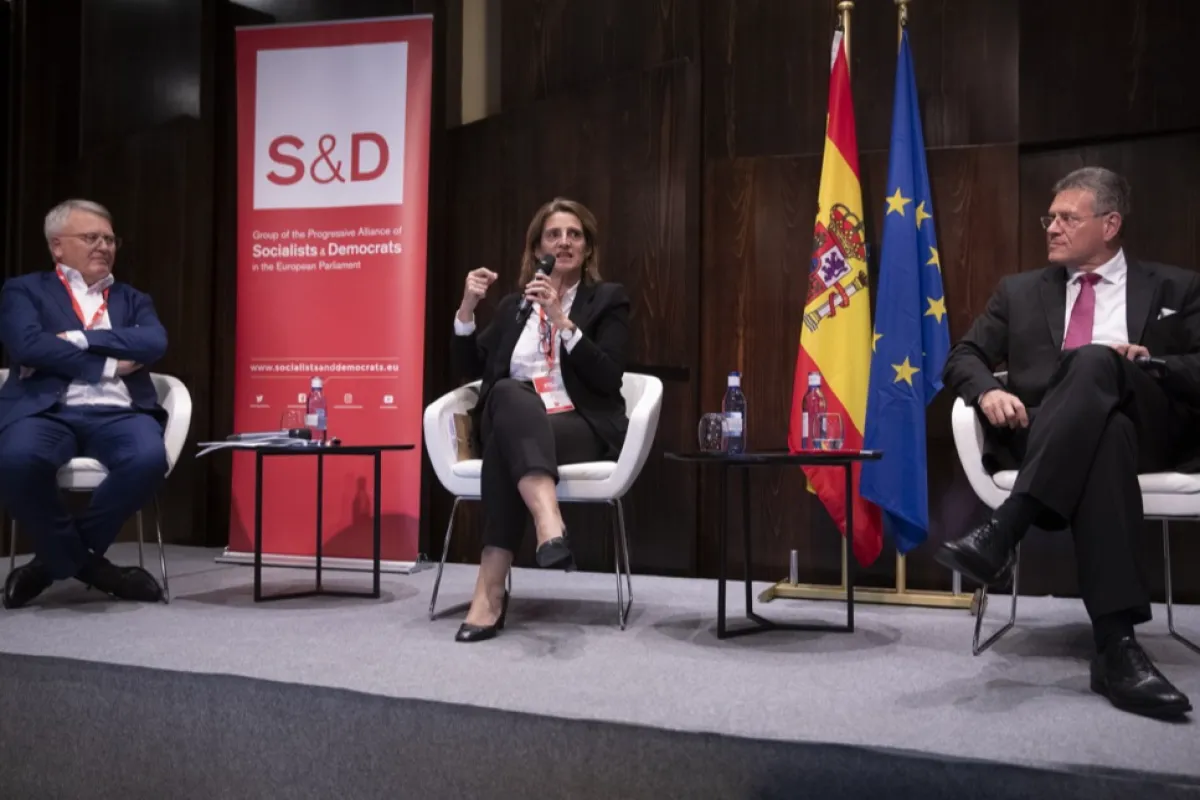 Liderii social-democraţi europeni au aprobat o rezoluţie de sprijin pentru aderarea României la Schengen