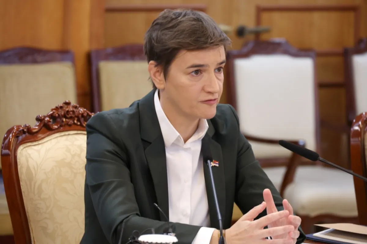 Elitele sârbești îndeamnă cetățenii să aleagă schimbarea