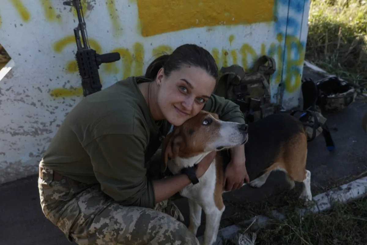 PROPAGANDĂ DE RĂZBOI: Occidentul îi cere Ucrainei să mobilizeze femeile și bătrânii