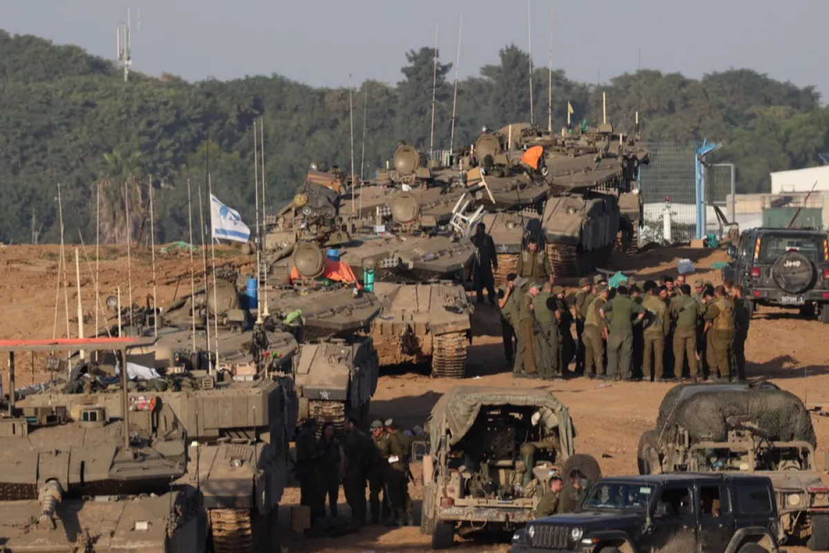 Armata israeliană continuă să bombardeze Gaza