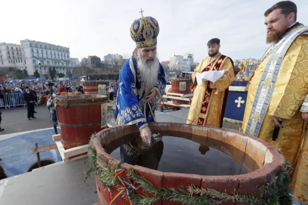 Arhiepiscopul Teodosie, urmărit penal de DNA