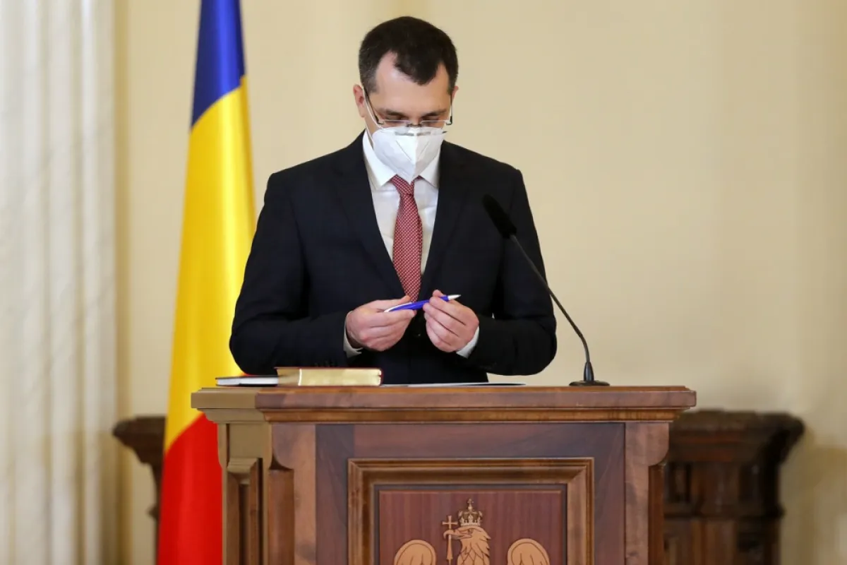 Foștii miniștri ai sănătății, Vlad Voiculescu și Ioana Mihăilă, puși oficial sub urmărire penală