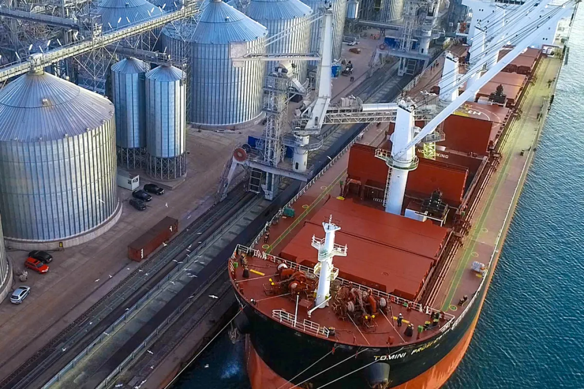 Cerealele ucrainene au generat o activitate record în portul Constanța