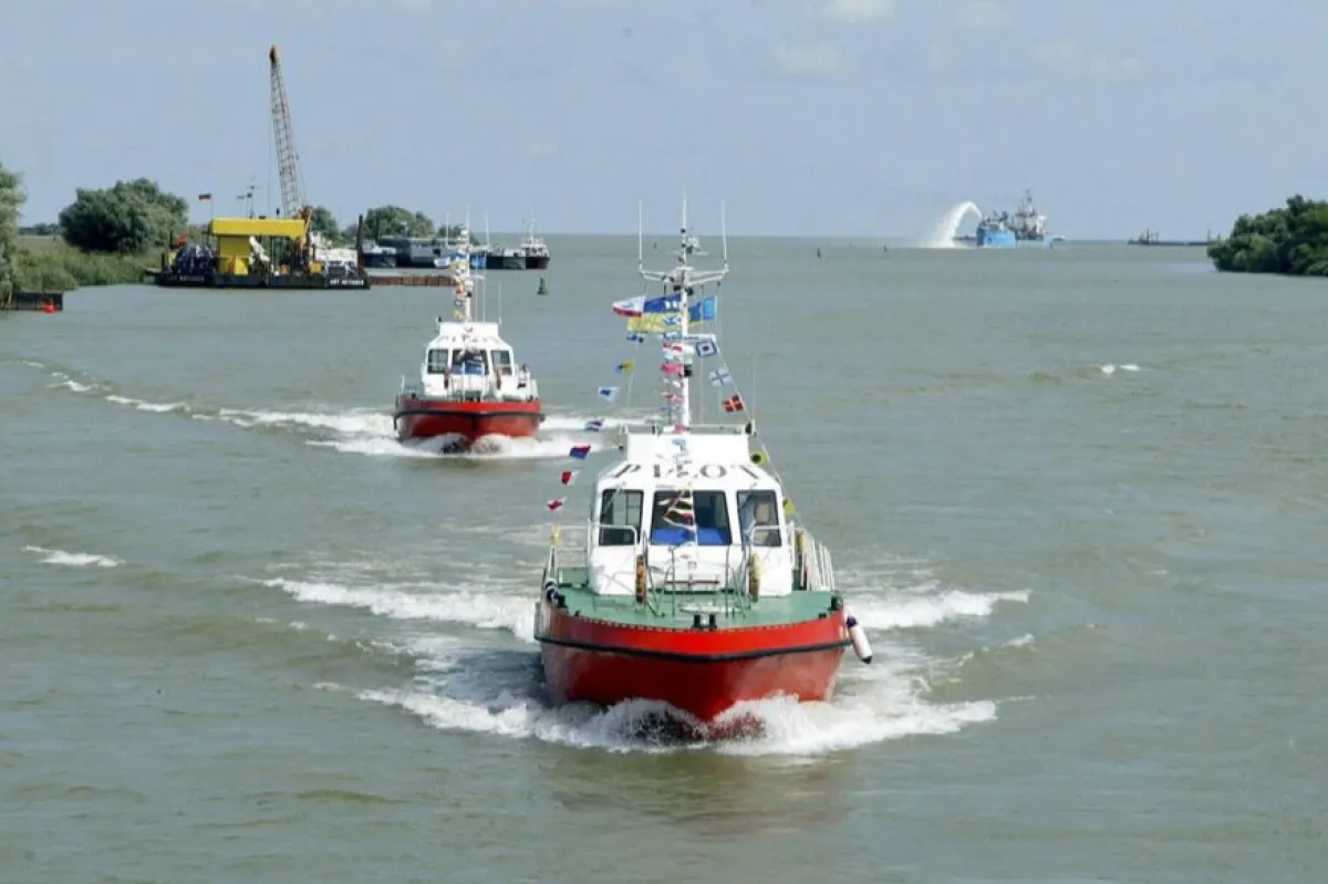 O navă comercială, care urma să încarce cereale ucrainene, a lovit o mină