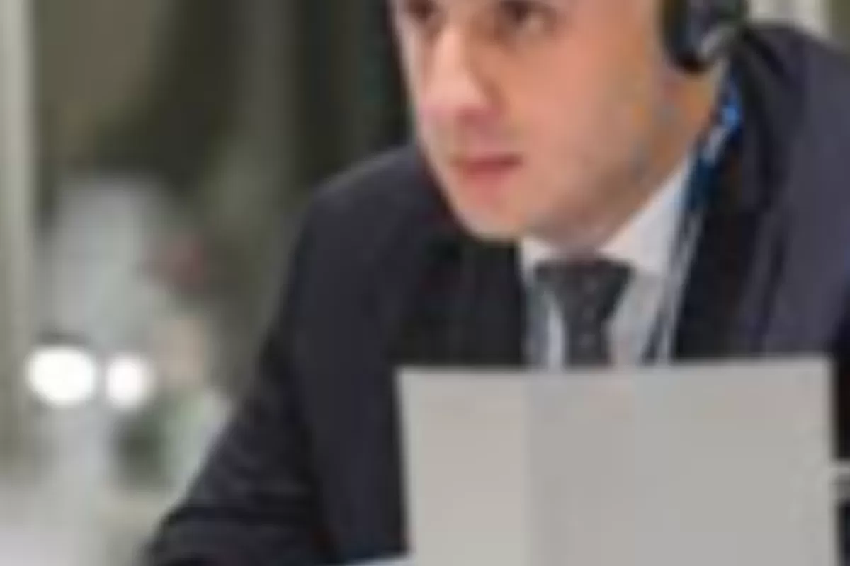 Poliţia georgiană l-a arestat, marţi, pe principalul lider al opoziţiei, în cursul unui raid la sediul partidului său