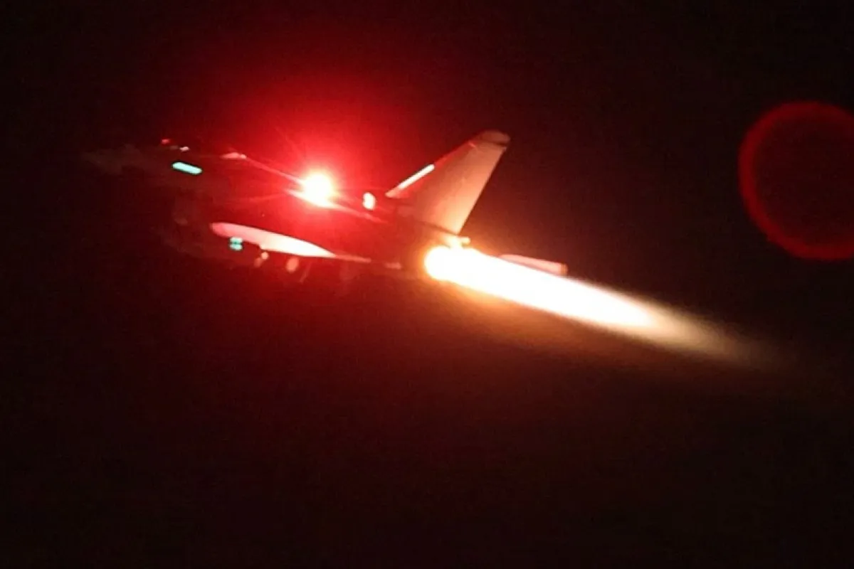 USA și Marea Britanie au bombardat Yemenul controlat de gruparea rebelă Houthi