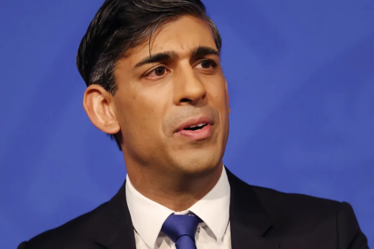Prim-ministrul britanic Rishi Sunak găzduiește o conferință de presă la Downing Street