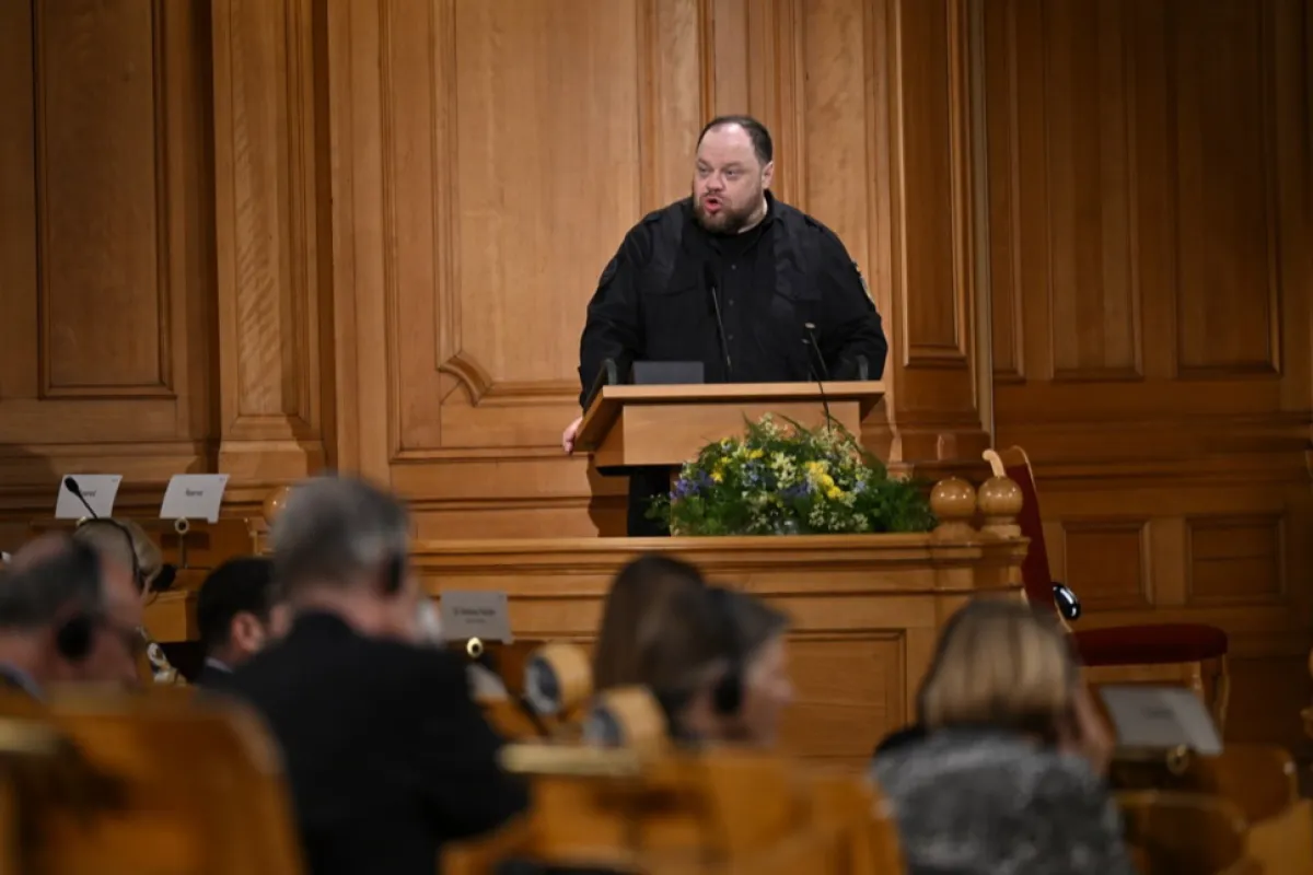 Președintele parlamentului ucrainean Ruslan Stefanciuk ține un discurs în sediul parlamentului suedez la Stockholm, Suedia, 23 mai 2023.