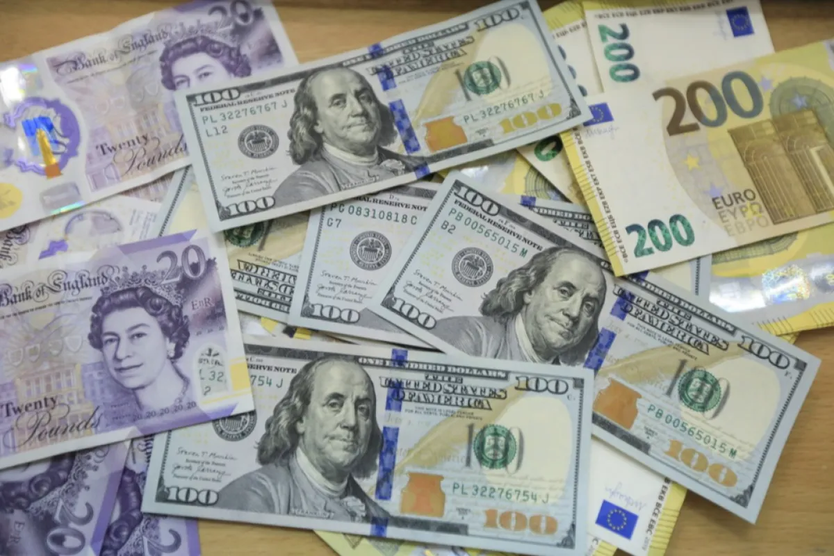 România are o avere financiară medie pe cap de locuitor de 10 ori mai mică decât media la nivel european