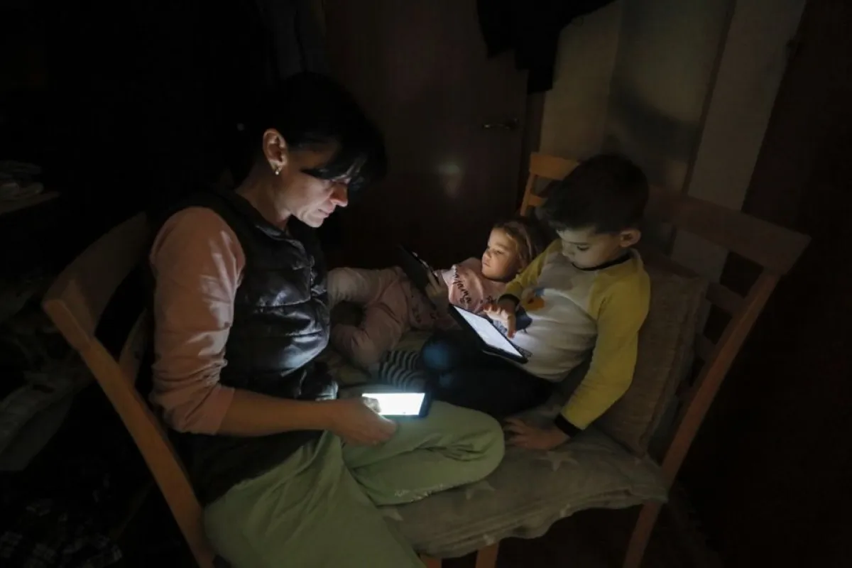 Zeci de mii de ucraineni au rămas fără electricitate