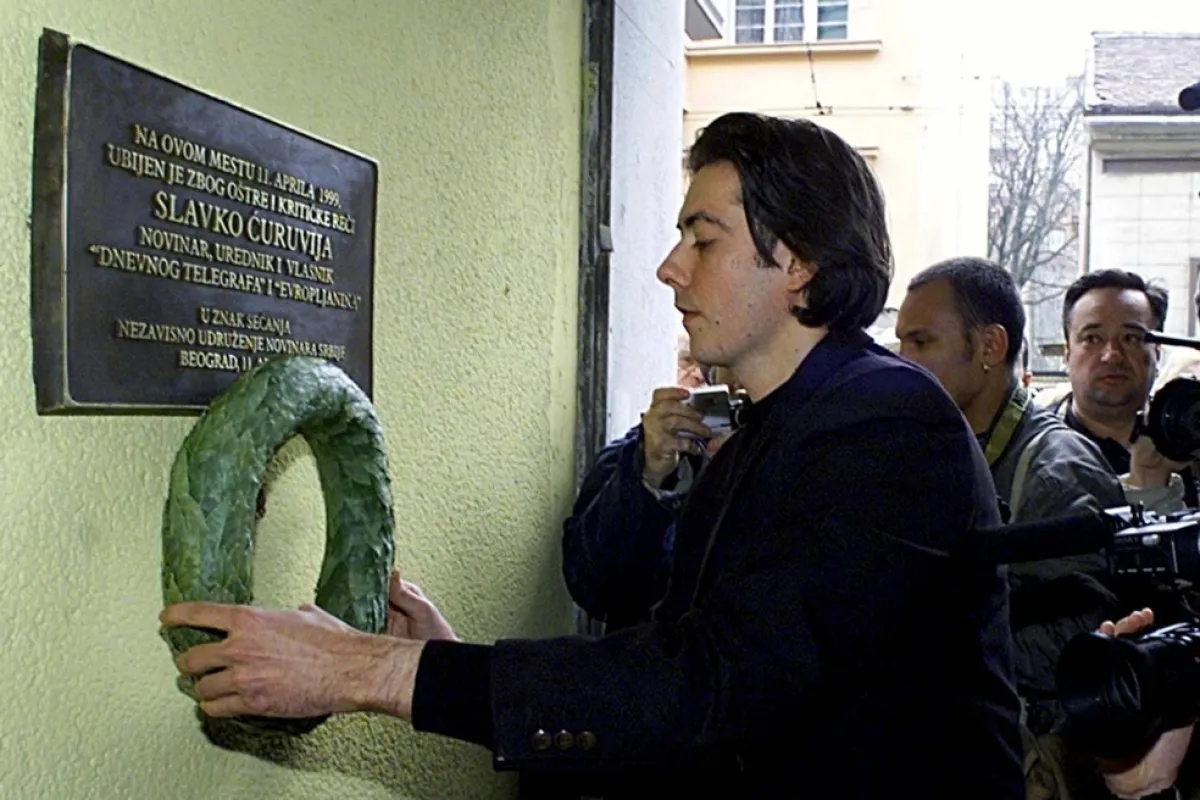 Protest la Belgrad față de achitarea unor foști securiști auzați de asasinarea unui jurnalist.