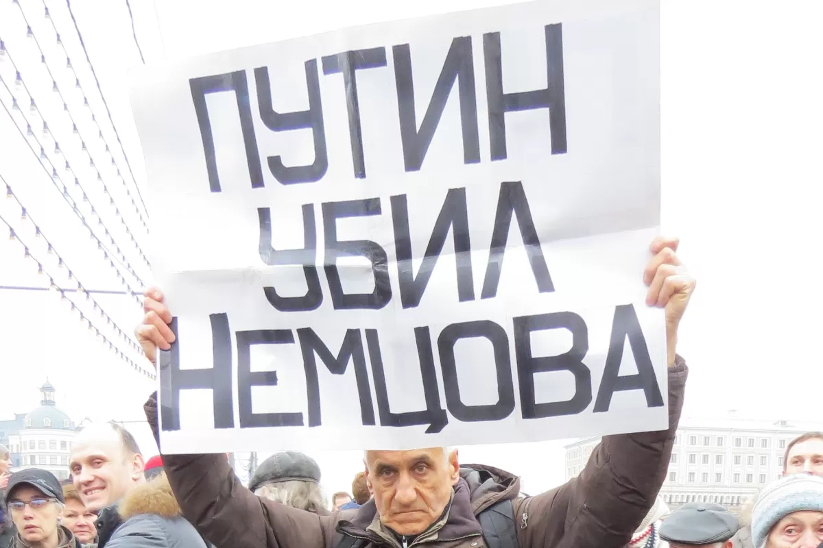 UPDATE: Opoziția rusă a comemorat asasinarea unuia dintre foștii săi lideri, Boris Nemțov, printr-un protest mut