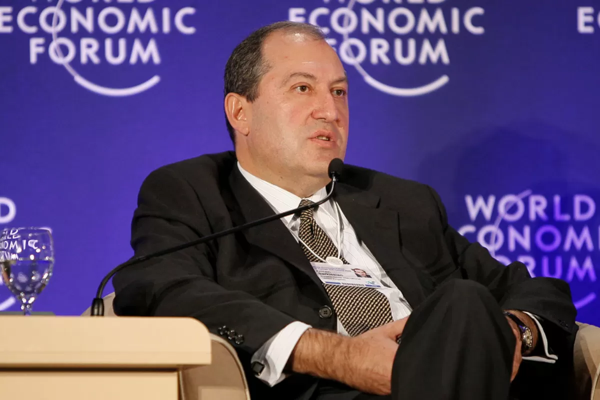 Preşedintele Armeniei, Armen Sarkissian, a refuzat să semneze ordinul premierului Nikol Paşinian privind demiterea şefului armatei