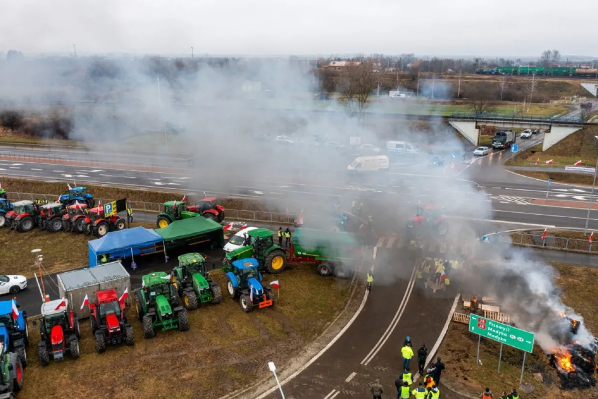 Fermierii polonezi reiau protestele la granița cu Ucraina